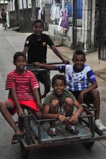 Meio de transporte em Utila, ilha no litoral norte de Honduras